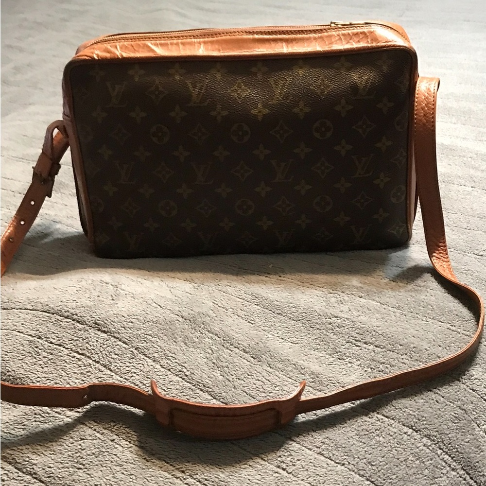Louis Vuitton Brown Monogram Shoulder Bag - Picture 5 of 8
